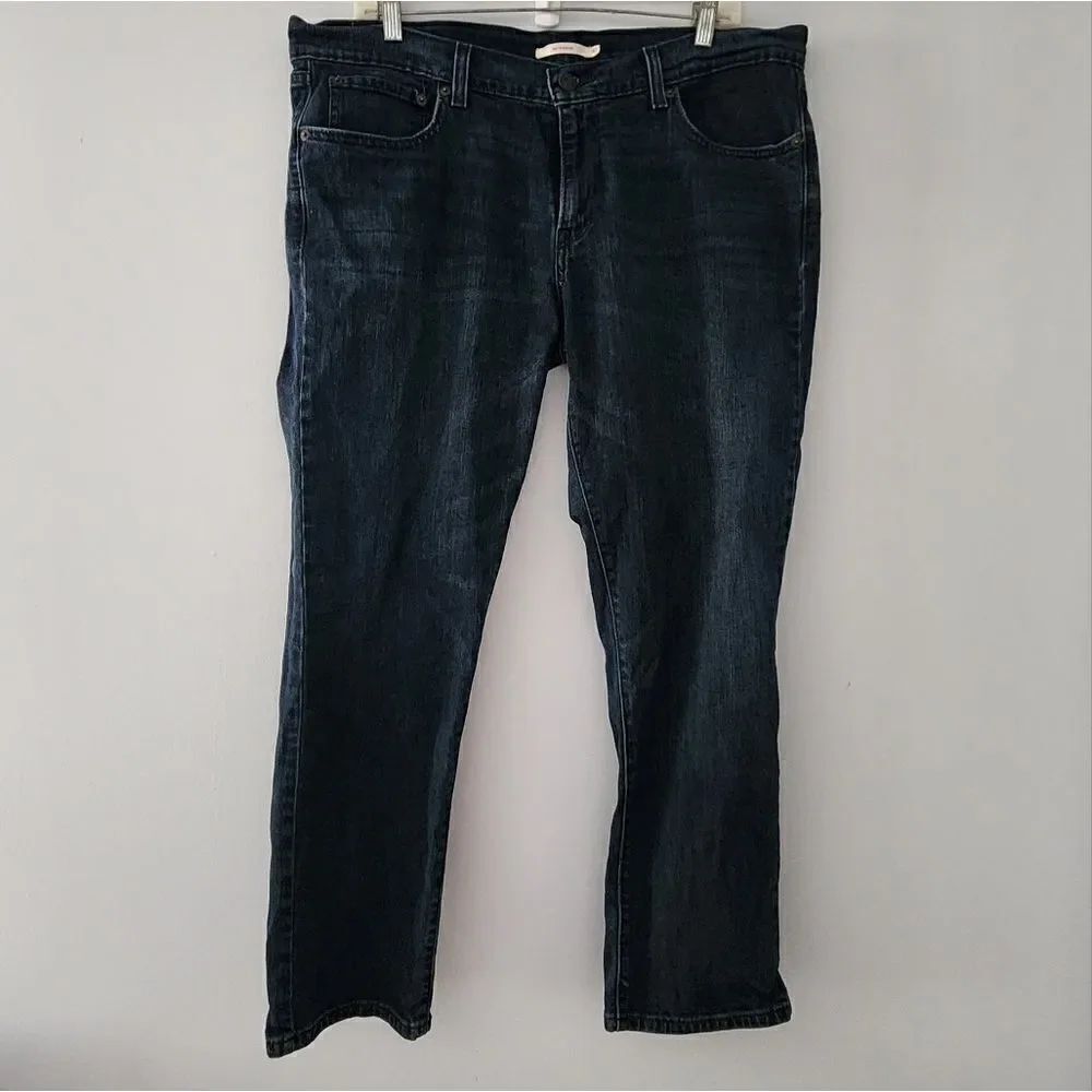 Levi Strauss boyfriend jeans dark wash women size 32